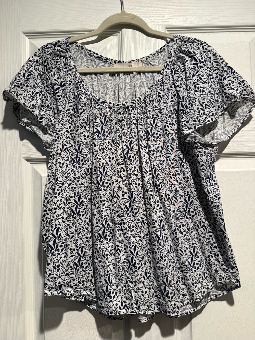 LOFT Navy and White Floral Scoop Neck Blouse